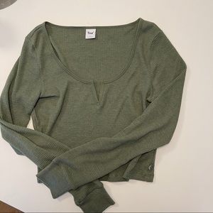 NWOT Aritzia TNA Green Cropped Thermal Longsleeve